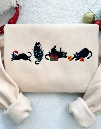Christmas Cats Embroidered Sweatshirt – Sand Unisex Pullover