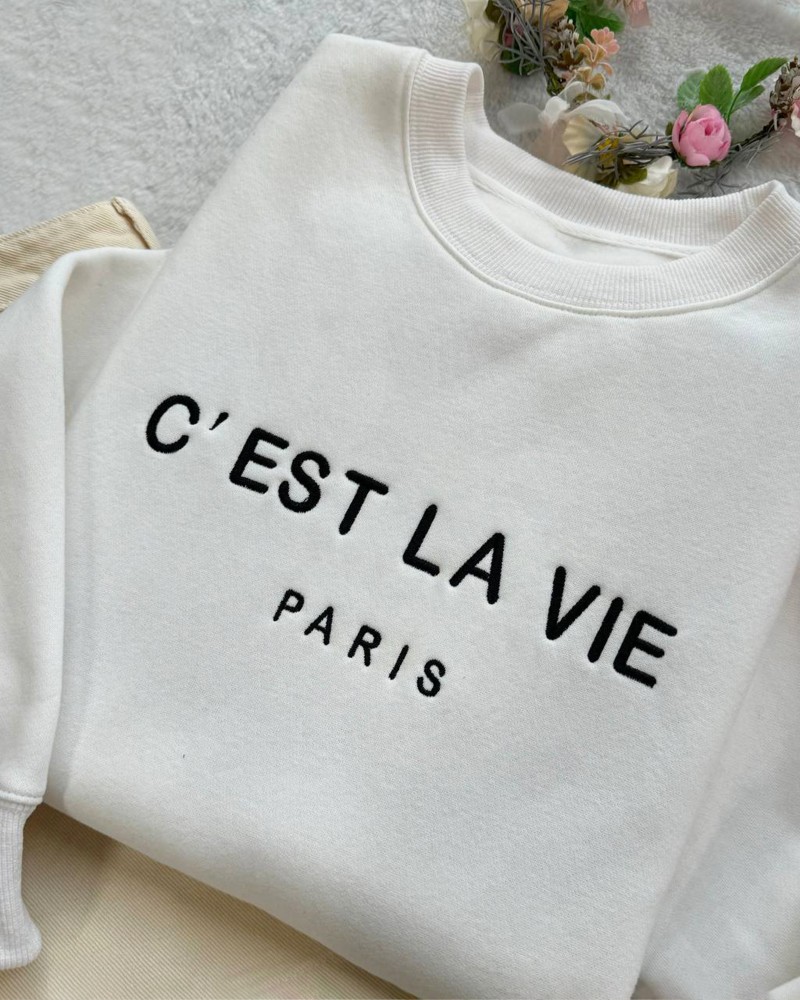 C’EST LA VIE Paris Embroidered Sweatshirt – White Unisex Pullover